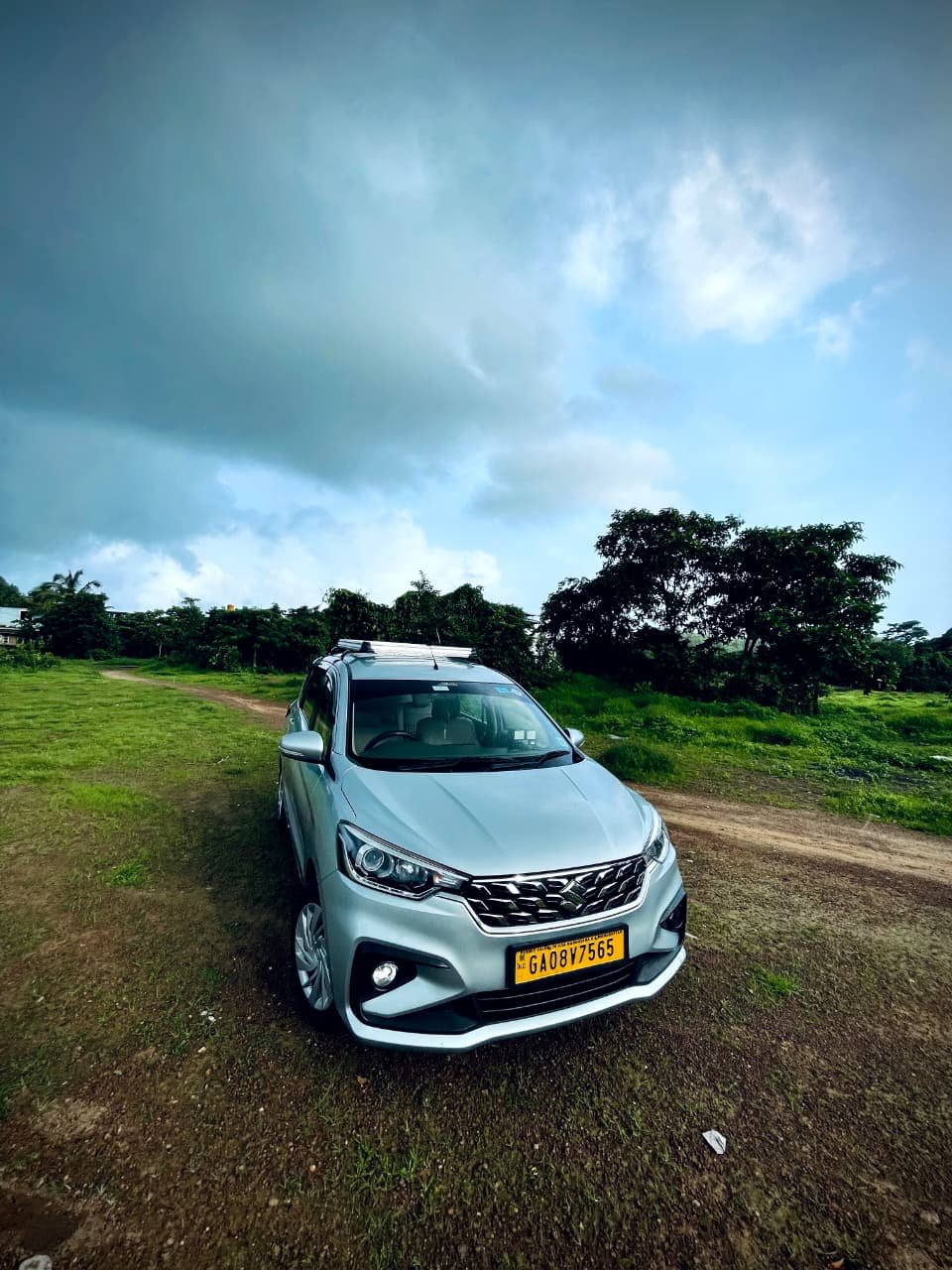 HS Taxi Service - Comfortable taxi in Goa with driver